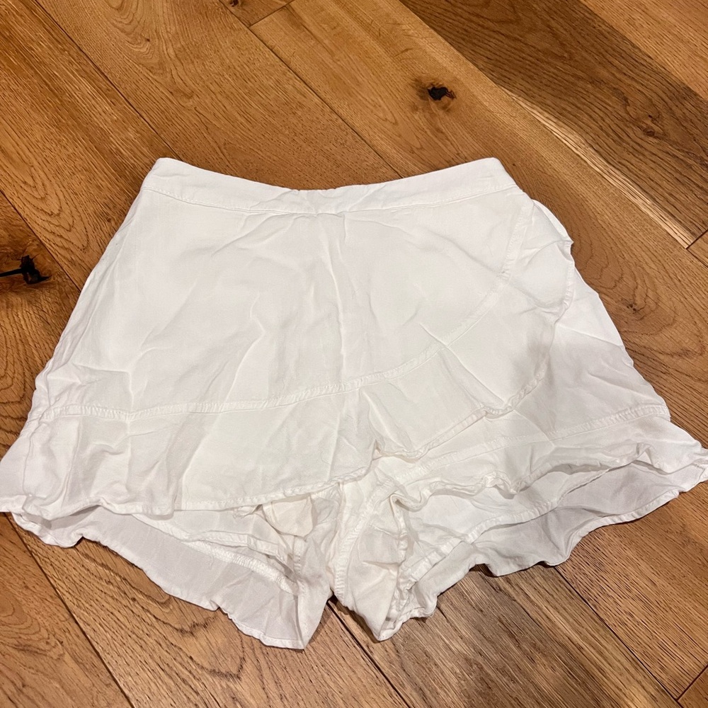 Altard state flowy white skort size XS